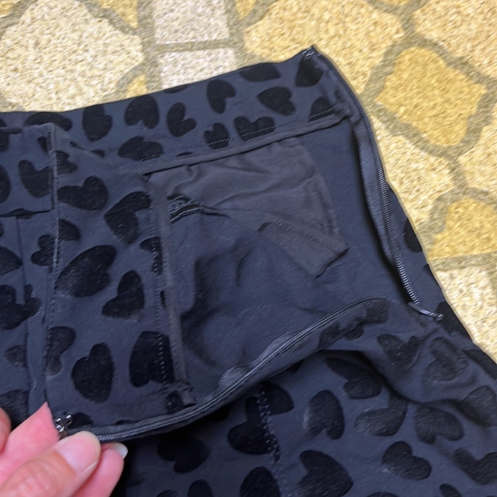 Two EUC velour, capris, one Ann Taylor/ one A.N.A - Picture 5 of 16